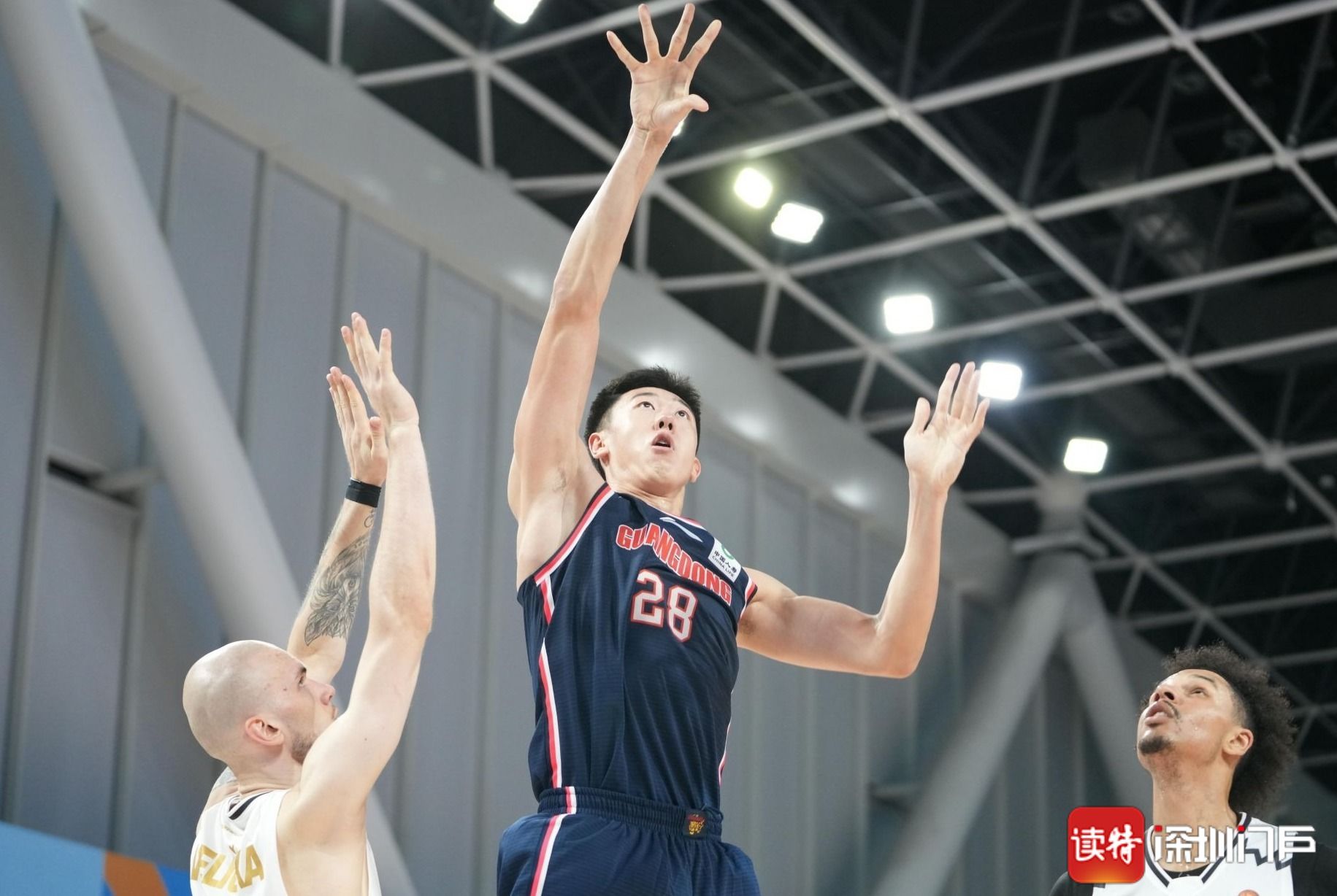 黑龙江男篮首秀亮眼，力压对手取得胜利