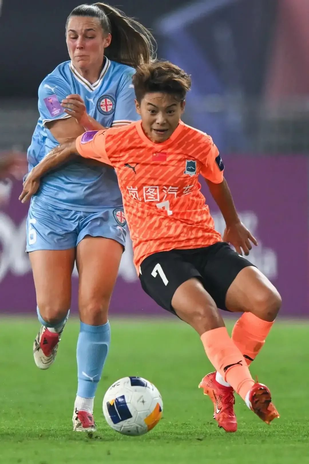 包含亚洲体坛新局面：中国女足运动员斩获亚洲女足赛冠军的词条