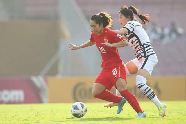 美国国家女子足球队击败竞争对手，夺得冠军